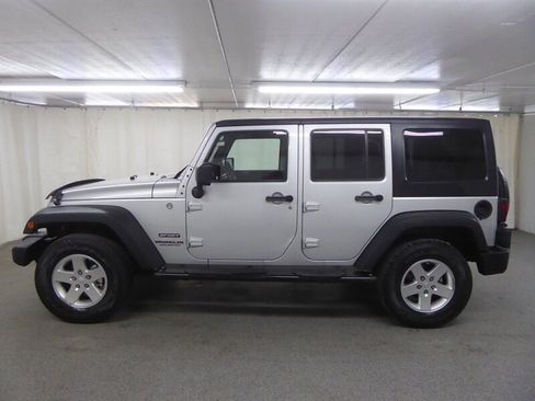 Used 2011 Jeep Wrangler Unlimited Sport AWD/4WD image 4