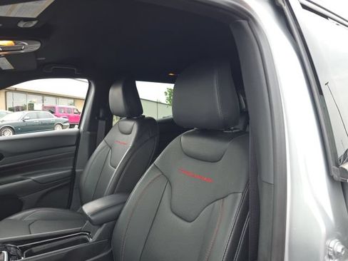 Used 2024 Jeep Compass Trailhawk w/ Trailhawk Elite Group AWD/4WD image 14