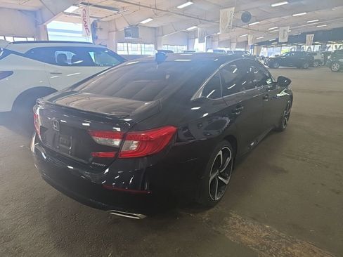 Used 2019 Honda Accord Sport image 2