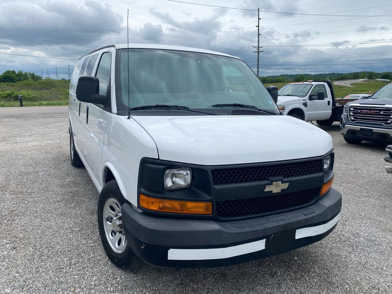 Used 2011 Chevrolet Express 1500 RWD image 4