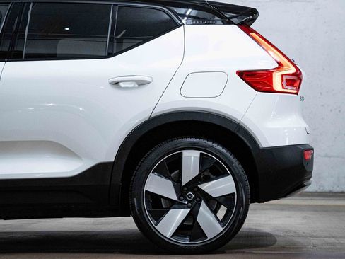 Certified 2023 Volvo XC40 Recharge Ultimate image 4