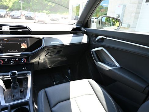 Used 2025 Audi Q3 2.0T Premium AWD/4WD image 14