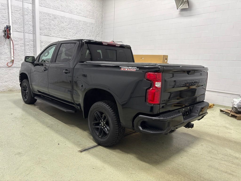 Used 2021 Chevrolet Silverado 1500 LT Trail Boss w/ Convenience Package II AWD/4WD image 7