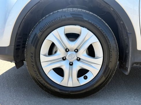 Used 2014 Toyota RAV4 LE FWD image 11