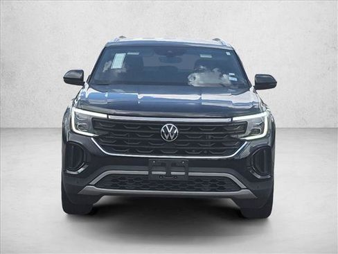 Used 2026 Volkswagen Atlas Cross Sport SE FWD image 2