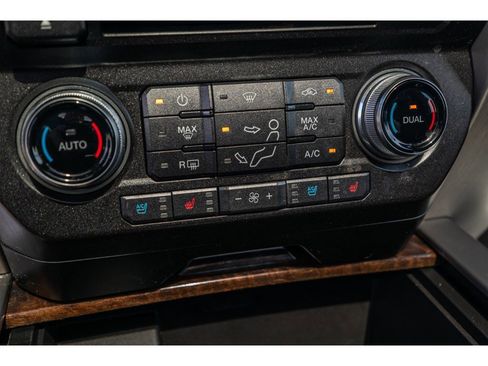 Used 2017 Ford F250 Platinum w/ Platinum Ultimate Package image 26