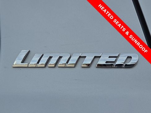 Used 2018 Toyota Sequoia Limited w/ Safety & Convenience Package image 8