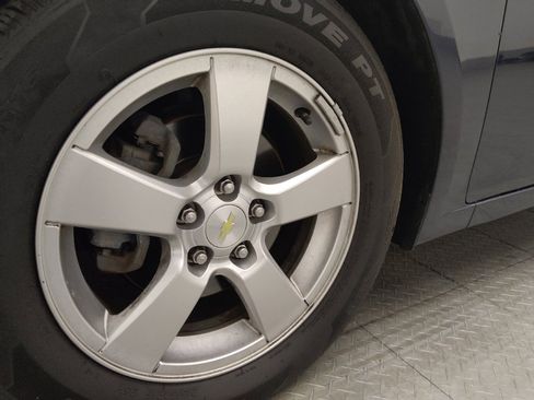 Used 2015 Chevrolet Cruze LT w/ Technology Package FWD image 31