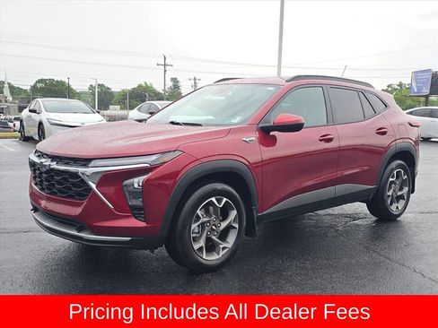 Used 2024 Chevrolet Trax LT w/ Driver Confidence Package FWD image 7