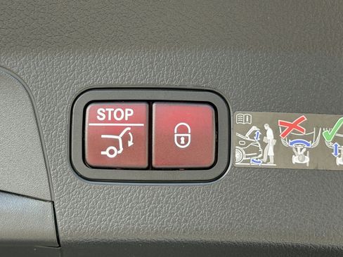 New 2026 Mercedes-Benz GLE 450 4MATIC Coupe image 13