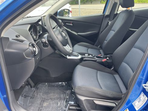 Used 2017 Toyota Yaris iA FWD image 9