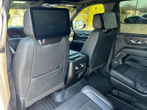 Used 2023 GMC Yukon XL Denali image 48