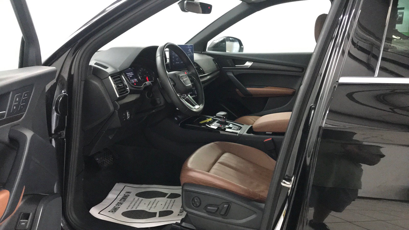 Used 2023 Audi Q5 2.0T Premium w/ Convenience Package AWD/4WD image 9