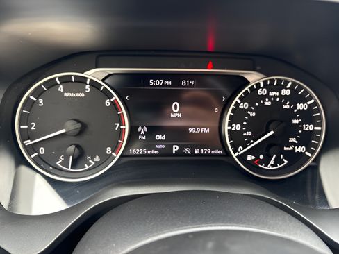 Certified 2024 Nissan Rogue SV w/ SV Premium Package AWD/4WD image 15