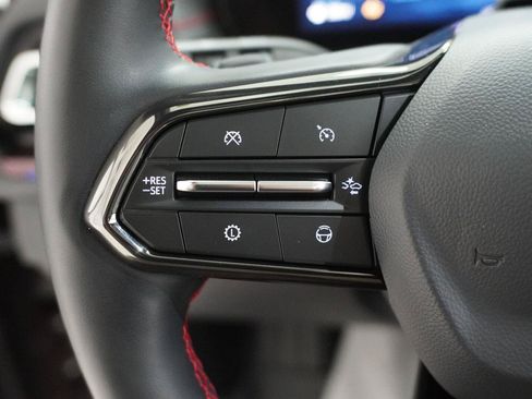 Used 2025 Chevrolet Traverse RS w/ LPO, Floor Liner Package FWD image 8