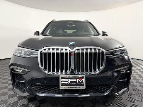 Used 2020 BMW X7 xDrive40i w/ M Sport Package AWD/4WD image 4