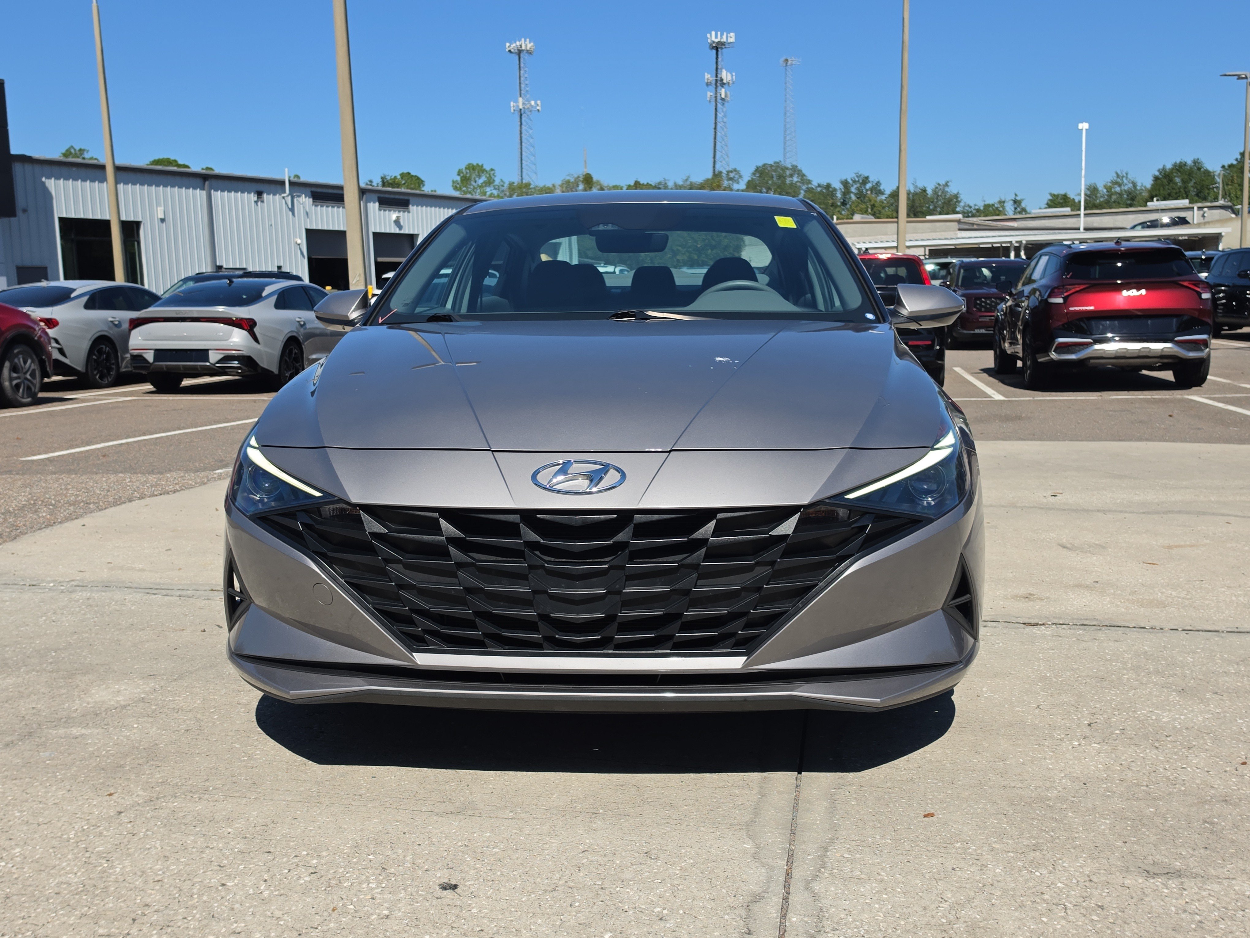 Used 2023 Hyundai Elantra SEL FWD image 3