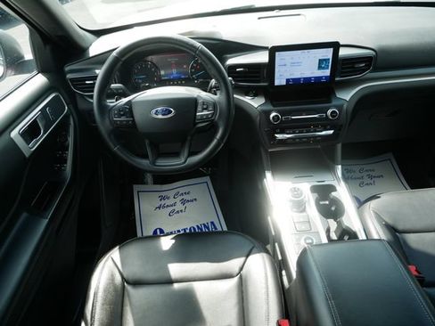 Used 2020 Ford Explorer XLT w/ Equipment Group 202A AWD/4WD image 9