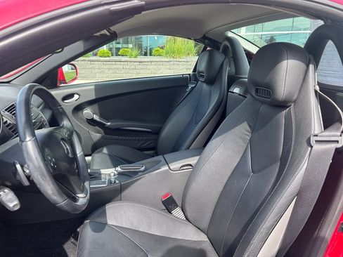 Used 2011 Mercedes-Benz SLK 300 image 12