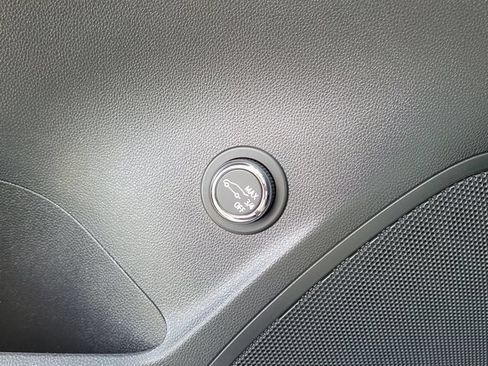 Used 2024 Buick Envision Avenir AWD/4WD image 18