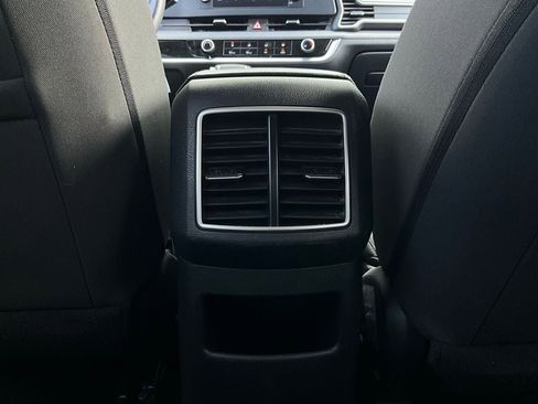 Used 2025 Kia Sportage LX image 12