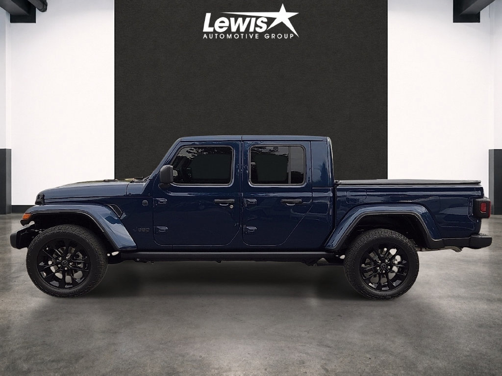 Used 2025 Jeep Gladiator Sport AWD/4WD image 2
