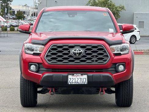 Certified 2023 Toyota Tacoma TRD Off-Road AWD/4WD image 10