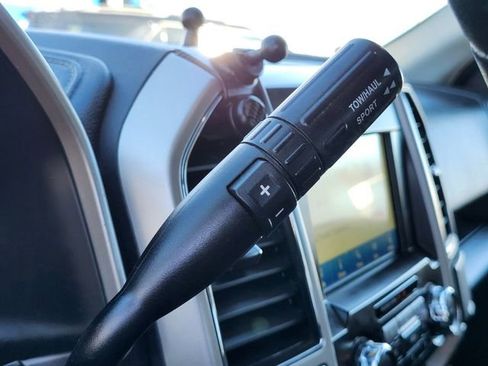 Used 2017 Ford F150 Lariat image 27