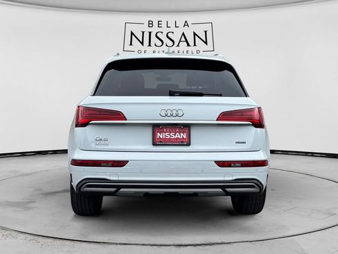 Used 2021 Audi Q5 2.0T Premium w/ Convenience Package AWD/4WD image 4