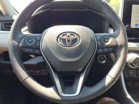 Used 2025 Toyota RAV4 XLE Premium w/ Weather Package AWD/4WD image 27