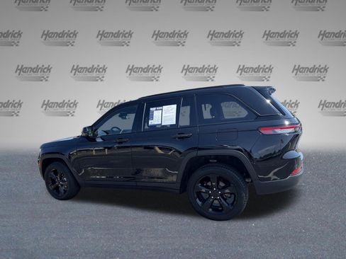 Used 2025 Jeep Grand Cherokee Limited w/ Black Appearance Package RWD image 6