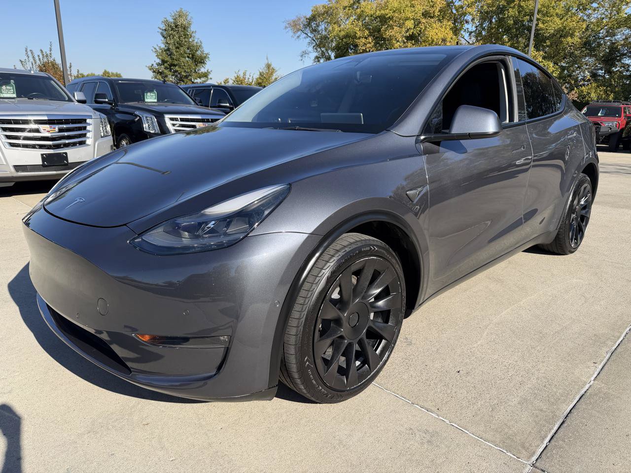Used 2023 Tesla Model Y Long Range AWD/4WD image 3
