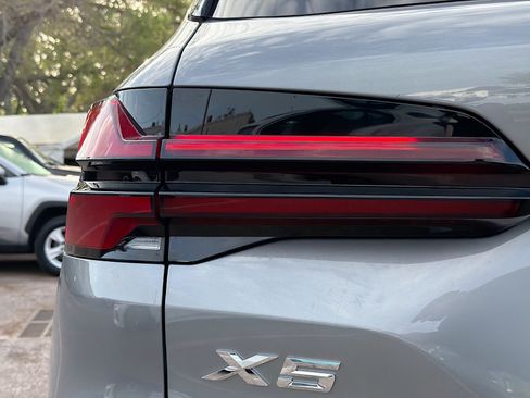 New 2026 BMW X5 xDrive40i w/ M Sport Package image 10