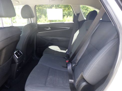 Used 2020 Kia Sorento AWD V6 image 13