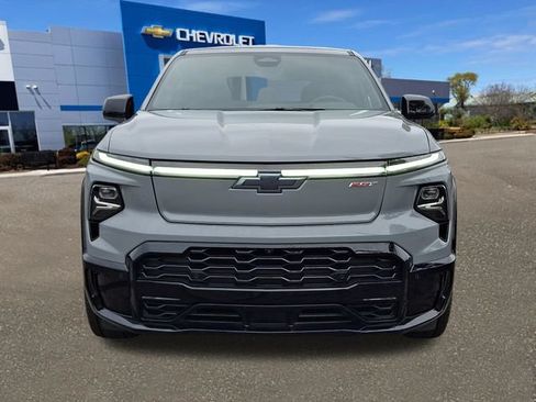Used 2025 Chevrolet Silverado EV RST AWD/4WD image 23