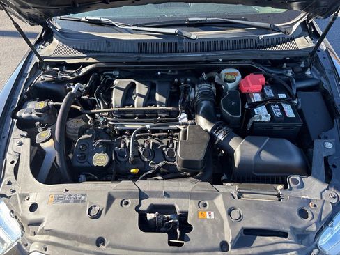 Used 2016 Ford Taurus SE image 28