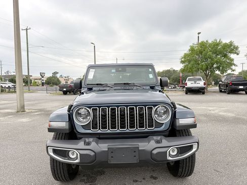 Used 2025 Jeep Wrangler Unlimited Sahara w/ Safety Group AWD/4WD image 9