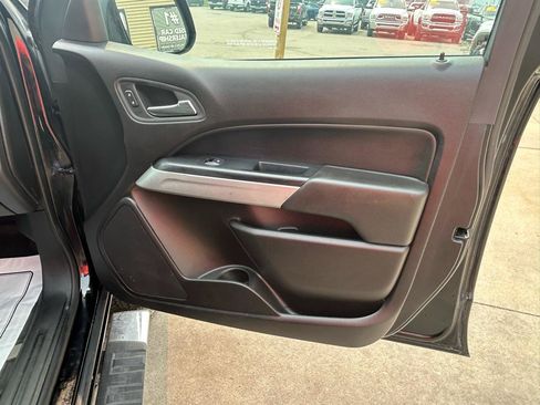 Used 2017 Chevrolet Colorado LT w/ LT Convenience Package AWD/4WD image 16