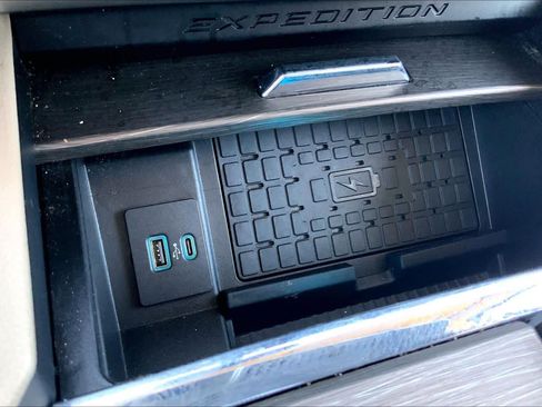 Used 2024 Ford Expedition Max Limited image 27