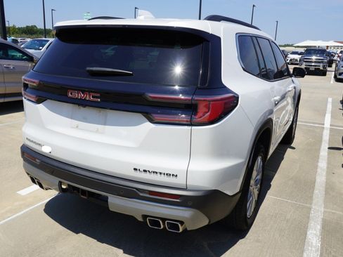 Used 2025 GMC Acadia Elevation w/ Elevation Premium Package FWD image 6