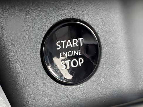 Certified 2026 Nissan Rogue SV AWD/4WD image 16