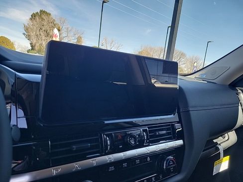 New 2026 Nissan Pathfinder Platinum image 25