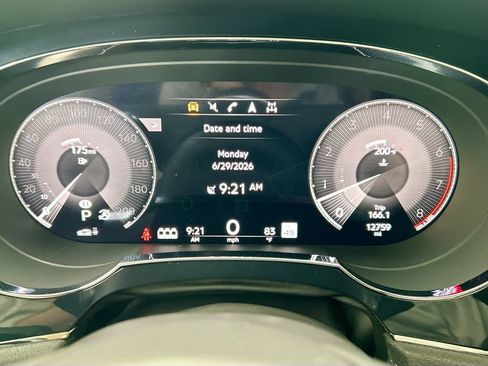 Used 2023 Bentley Bentayga Speed AWD/4WD image 33