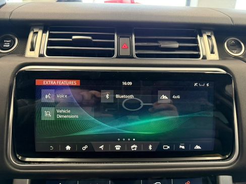 Used 2020 Land Rover Range Rover HSE image 37