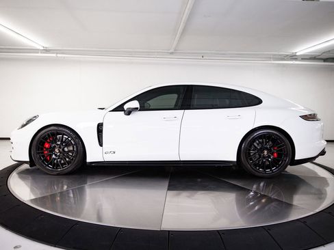 Certified 2022 Porsche Panamera GTS AWD/4WD image 2