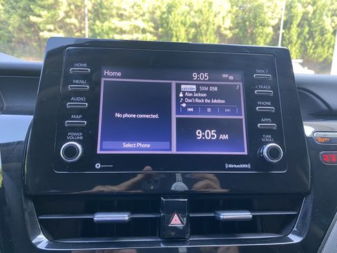 Used 2021 Toyota Camry LE FWD image 25