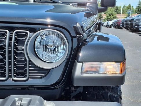 New 2025 Jeep Gladiator Sport image 23