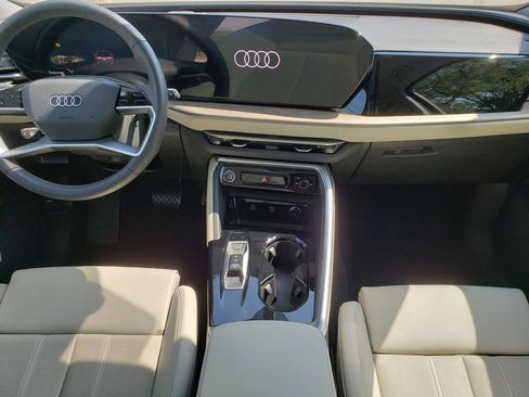 Used 2025 Audi Q5 Premium Plus w/ Premium Plus AWD/4WD image 13