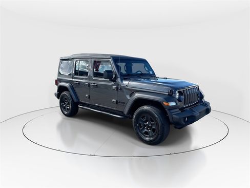 Used 2022 Jeep Wrangler Unlimited Sport image 2