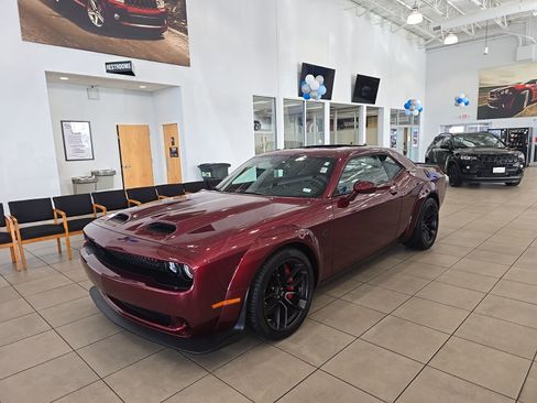 Used 2023 Dodge Challenger SRT Hellcat image 4